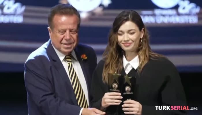 сериал Афра Сарачоглу получила две награды на церемонии «Лучшие года»